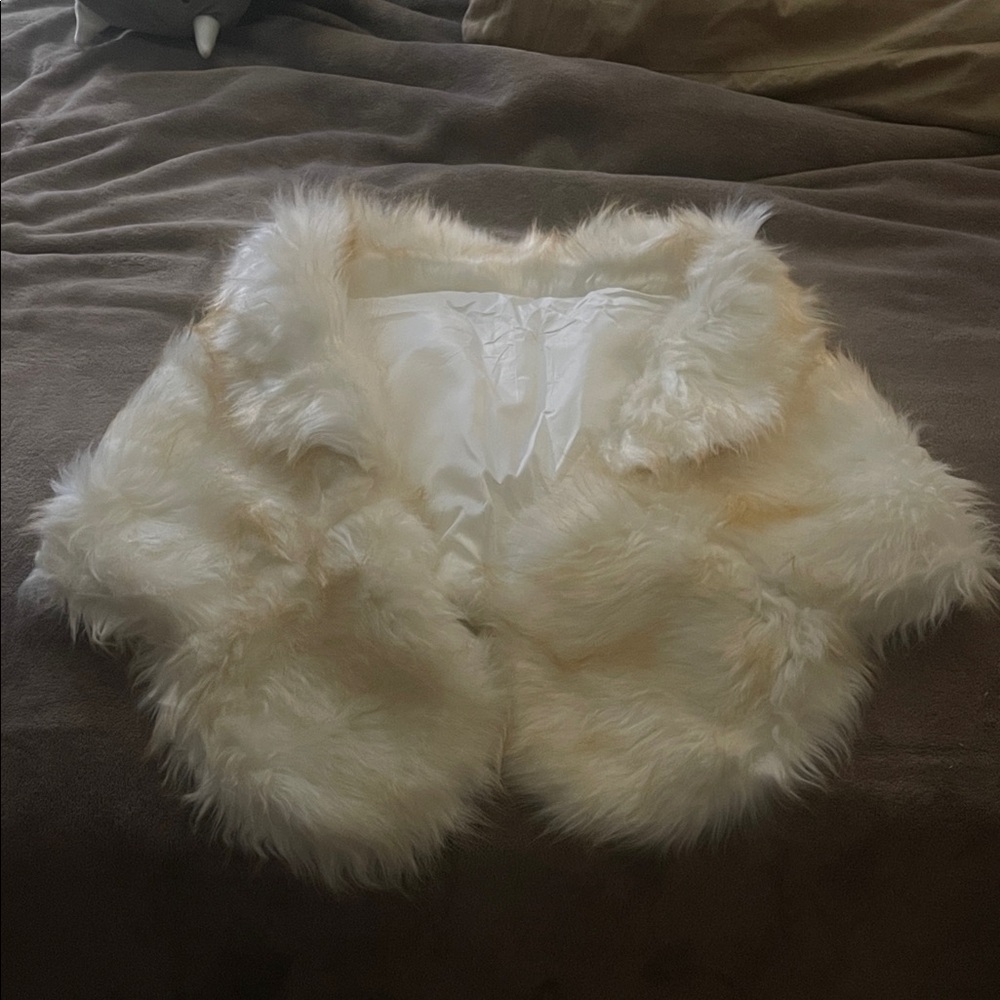 Faux Fur Shrug in Cream and Tan